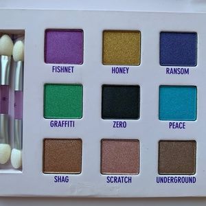 Urban Decay Deluxe Shadow Box